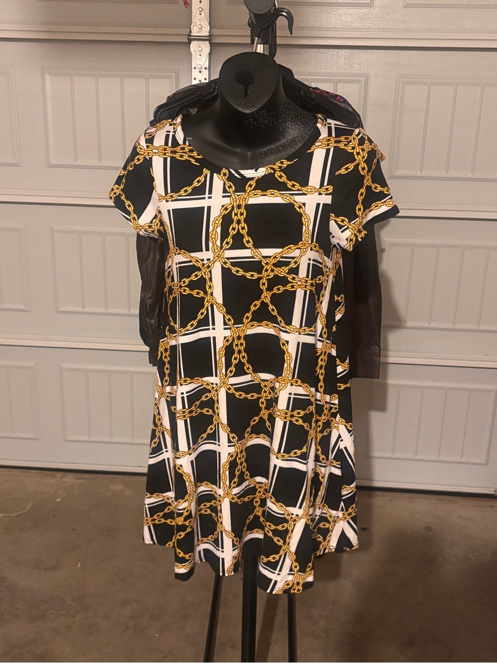 Women’s Black & White Chain Print Dress